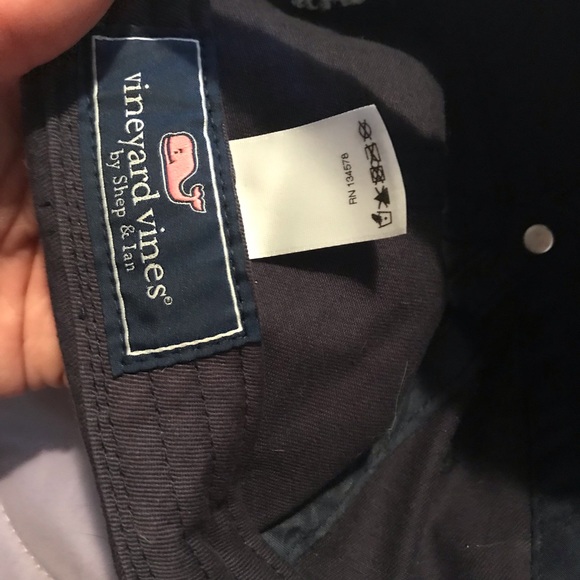 Vineyard vines navy blue hat - Picture 3 of 3